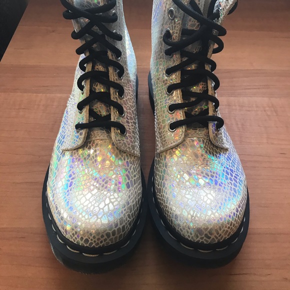 1460 Pascal Snake Metallic Suede Boots - Dr. Martens - Picture 3 of 6